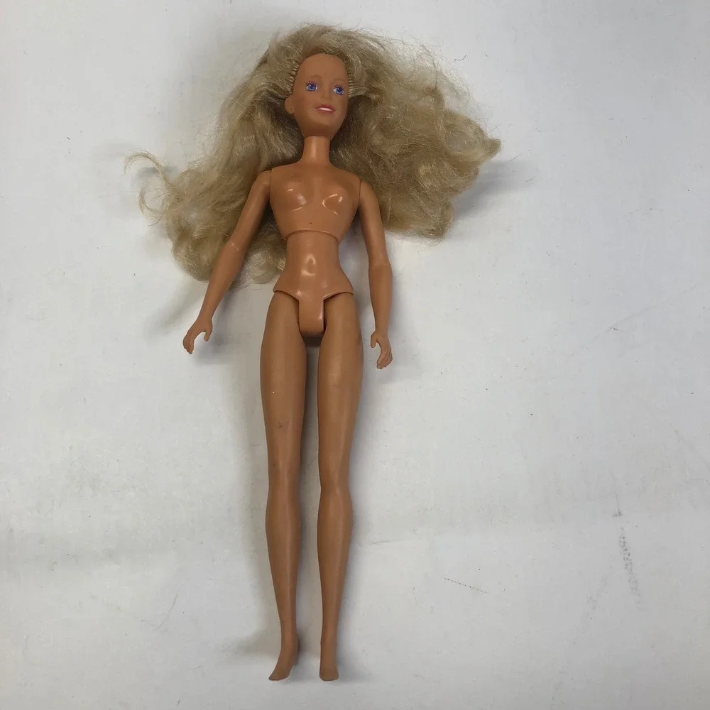 Vintage 1987 Hasbro Barbie Doll Blonde Hair‎ Blue Eyes Collectible Toy